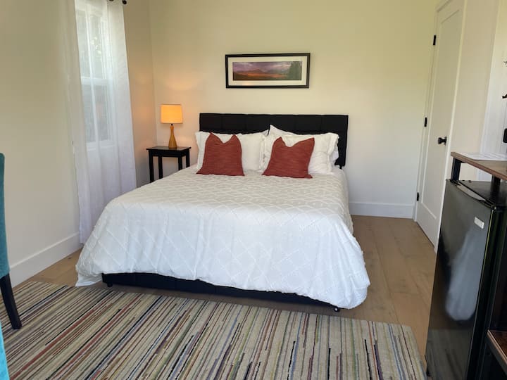 Beautiful New Venice Guesthouse - Santa Monica, CA