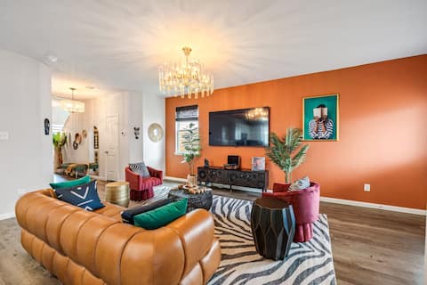 Top Airbnb: Terracotta Hut W HotTub+Game room Near IAH Airport in Iah / Airport Area
