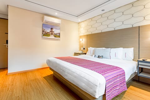 KALI Ciudadela, CDMX · Buffet Breakfast Included