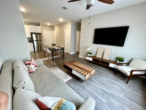 Popular Airbnb listing: Space City Suite D in Spring Branch West