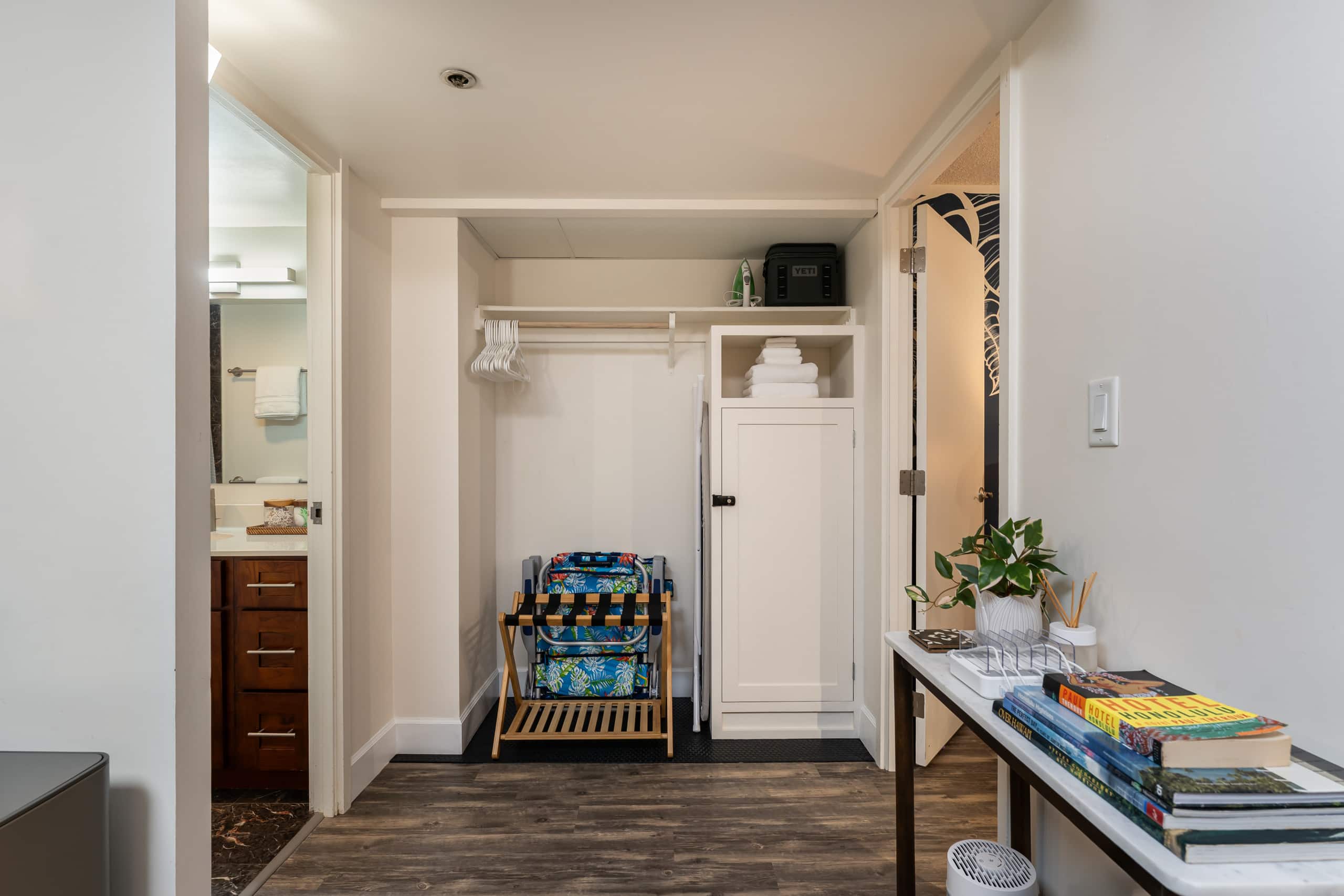Honolulu Hideaway | Parking Included - Image 6