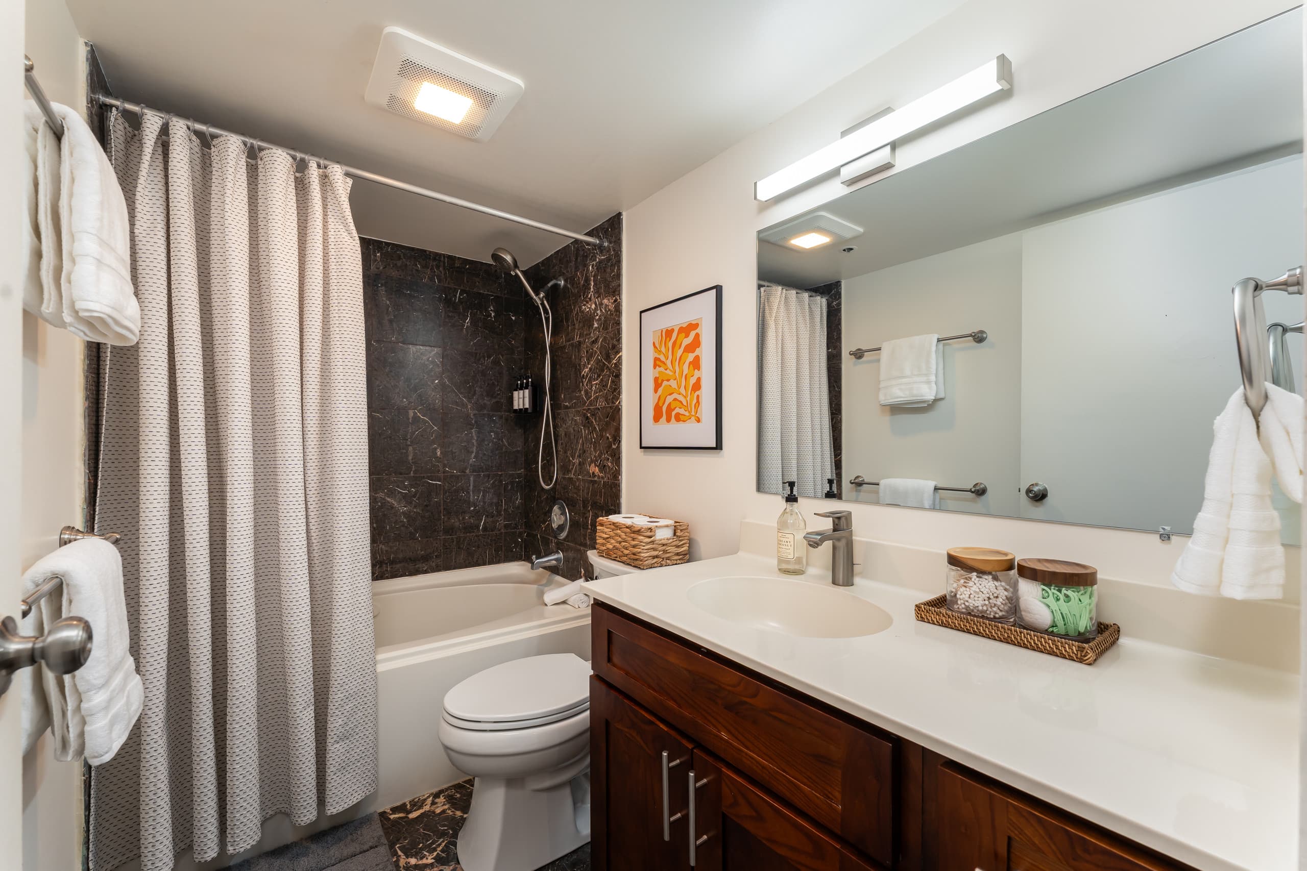 Honolulu Hideaway | Parking Included - Image 19