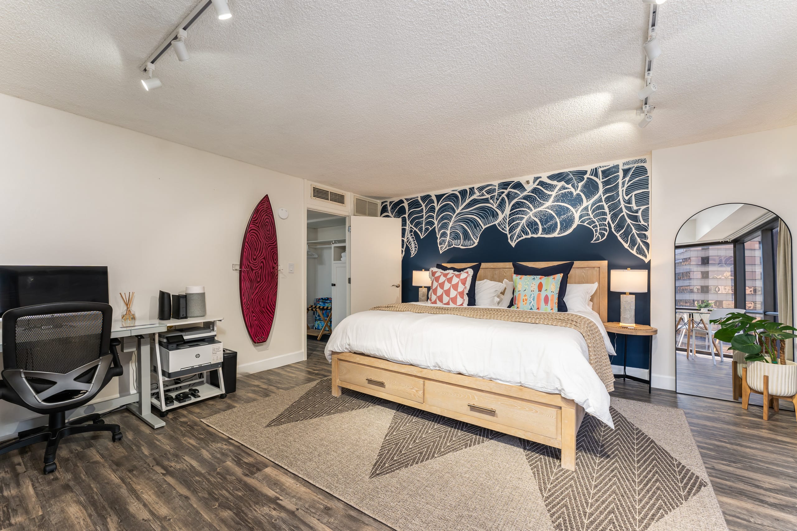 Honolulu Hideaway | Parking Included - Image 12
