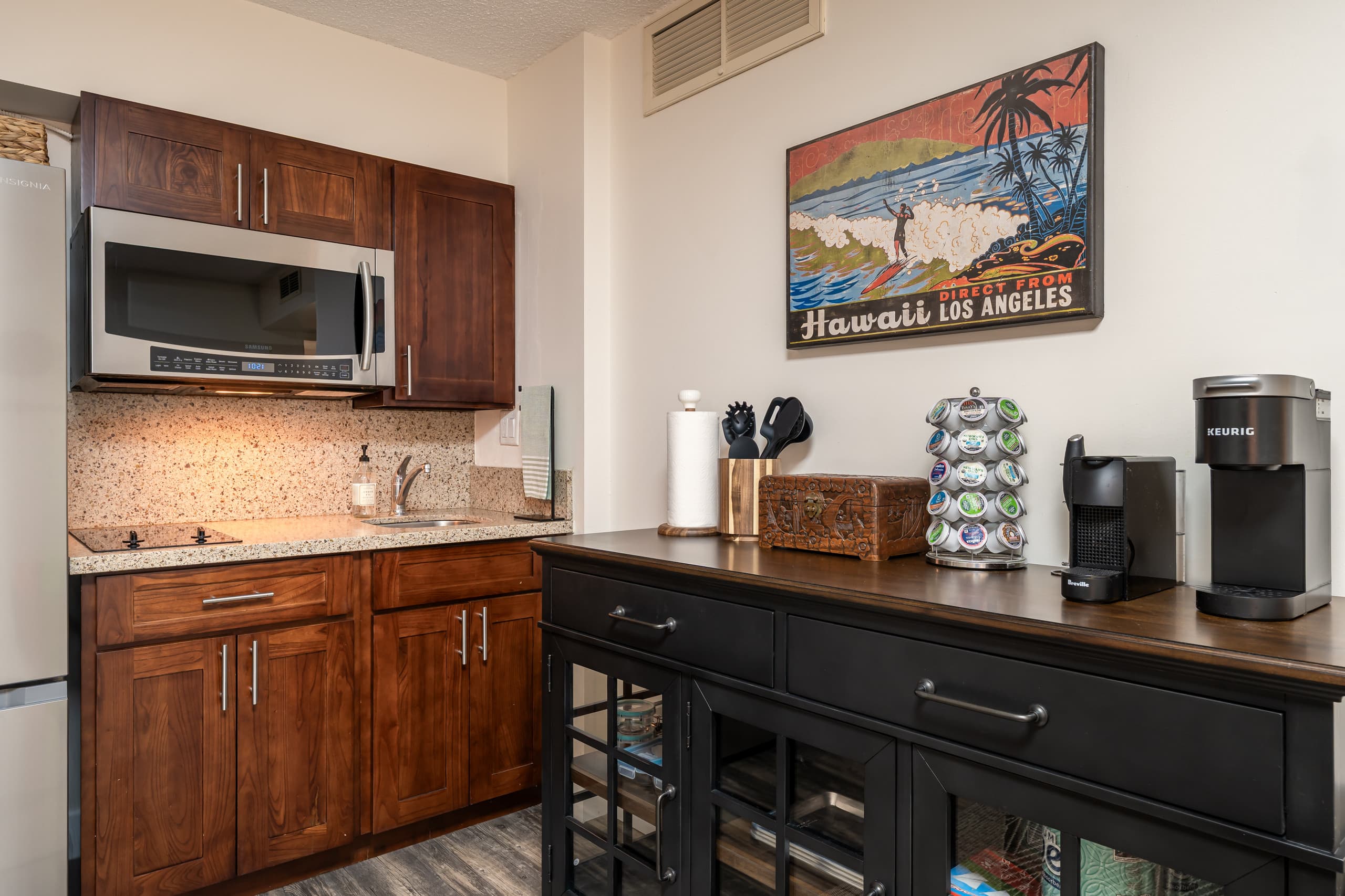 Honolulu Hideaway | Parking Included - Image 8
