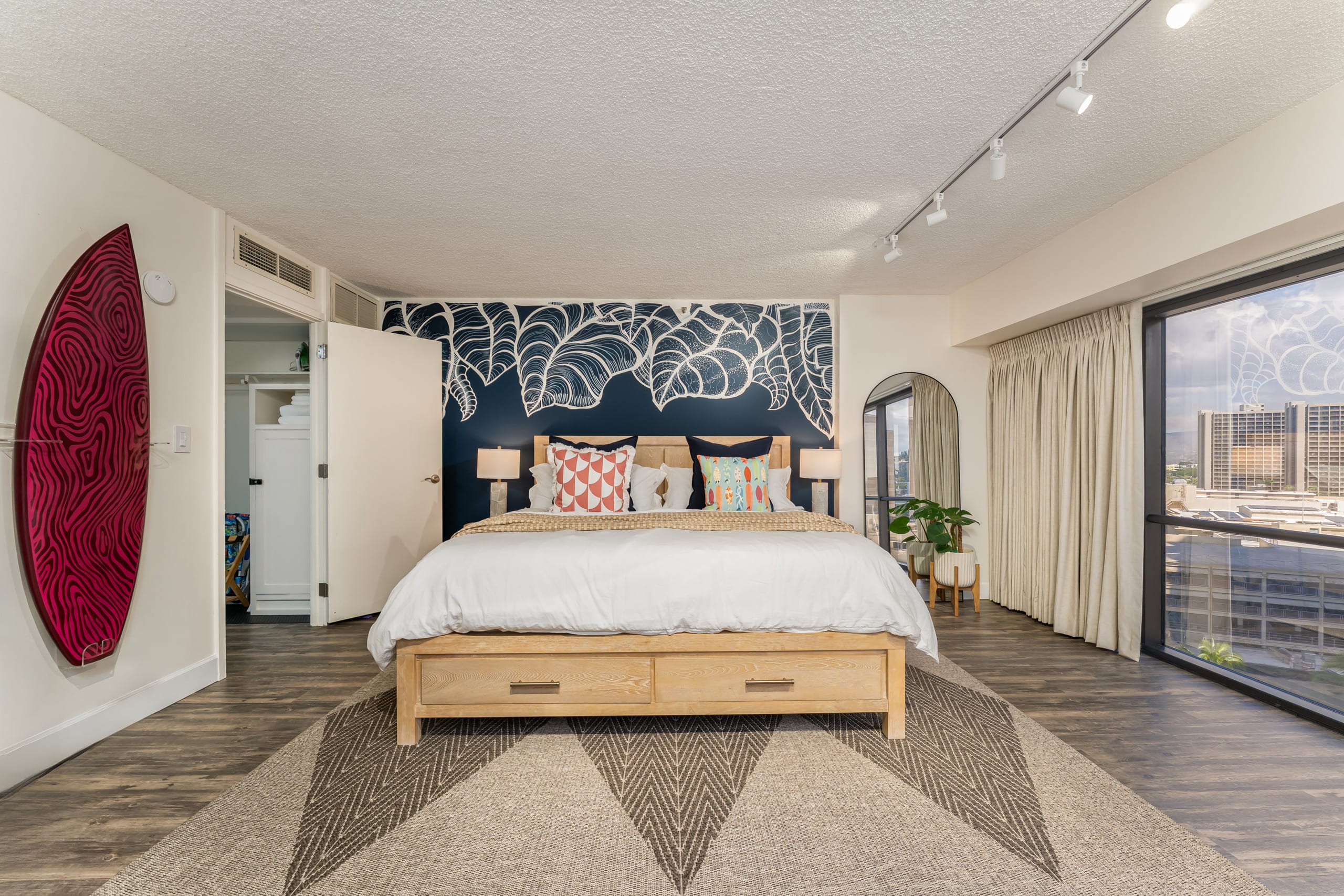 Honolulu Hideaway | Parking Included - Image 15