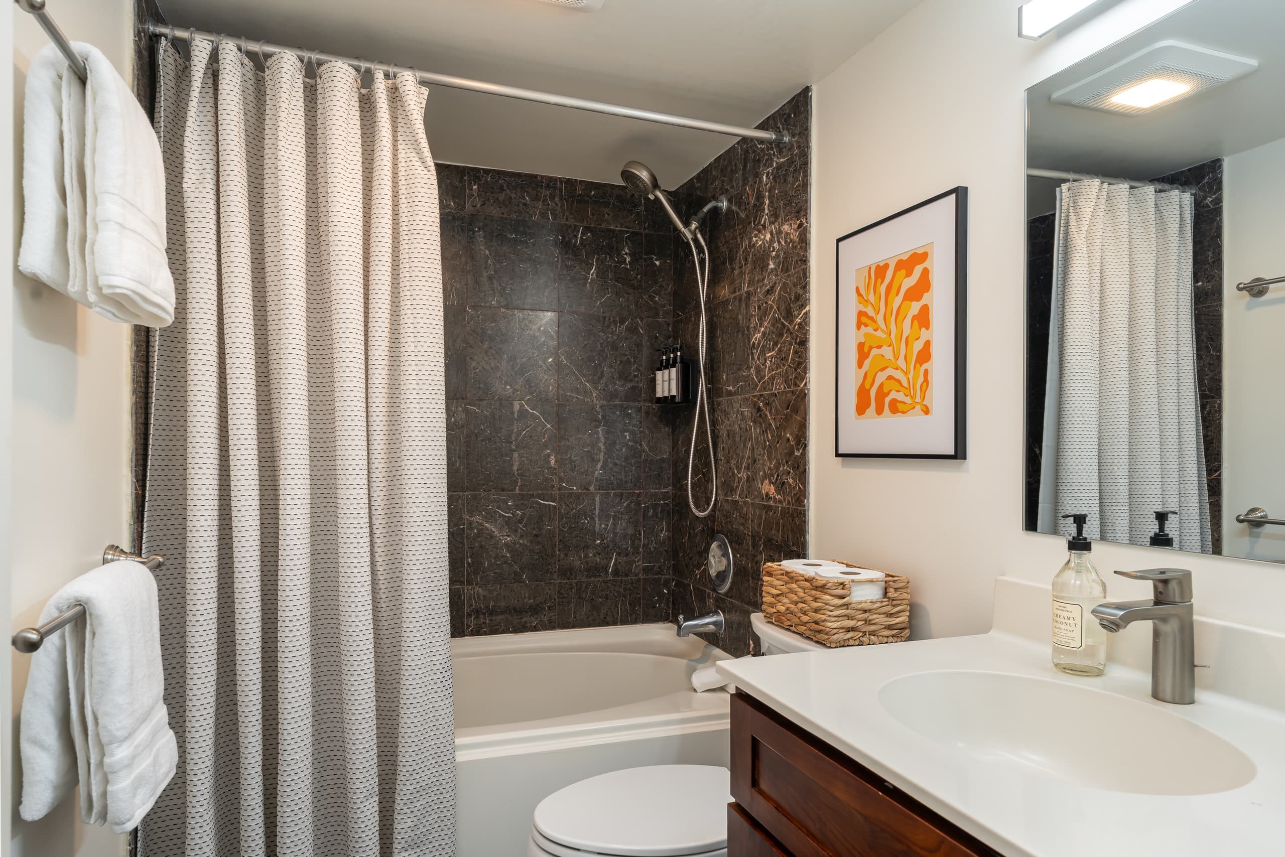 Honolulu Hideaway | Parking Included - Image 20
