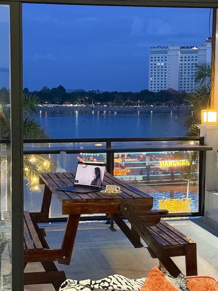 So Living | Royal Palace & Riverfront-grand Duplex - Phnom Penh
