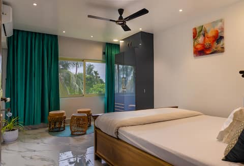 Pritika Mansion-3BR Entire Floor walk Flight/Train