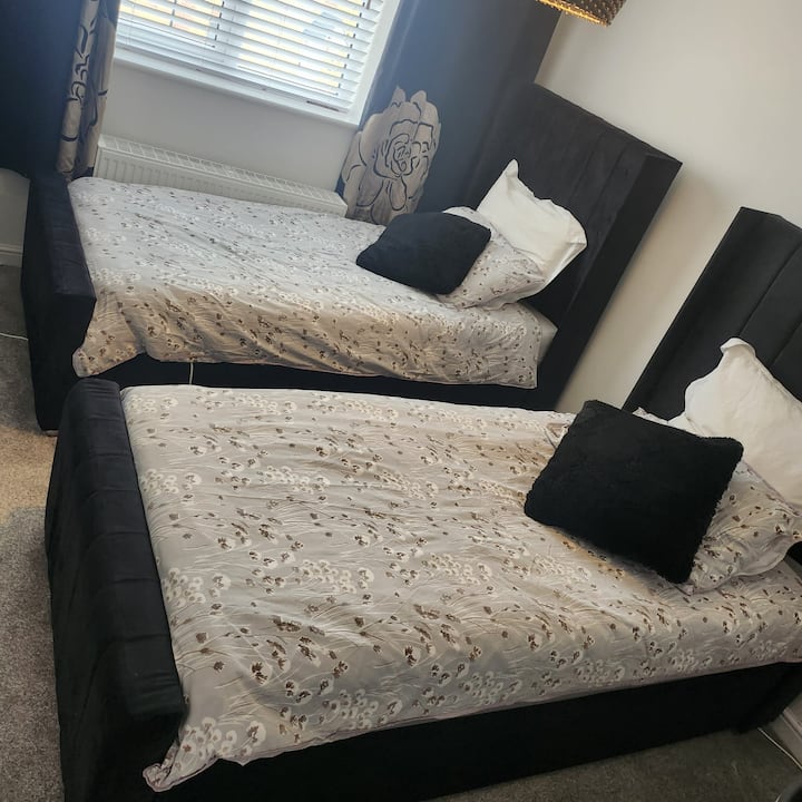 Cosy Family Stay Near Manchester - Rochdale