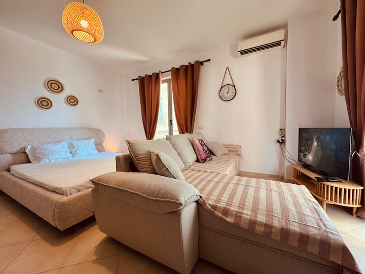 Cozy Beachfront Studio Apartment - Shëngjin