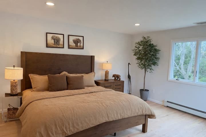 The Safari: King En-suite - The Hamptons, NY
