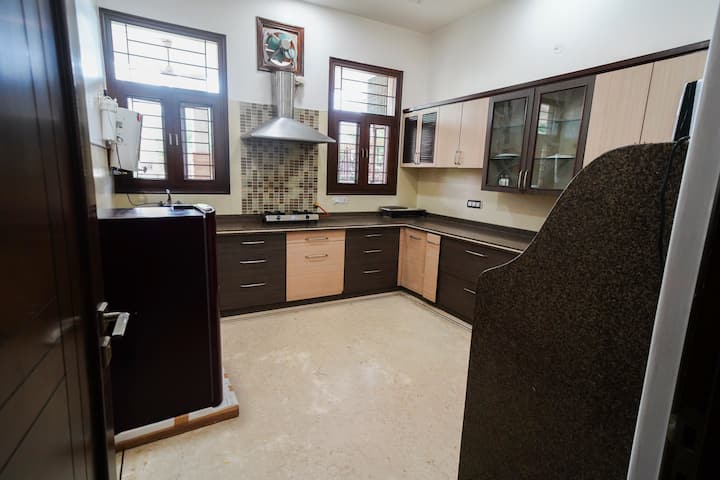 Luxury Modern 6bhk- Posh Locality, Garden, Terrace - Jaipur