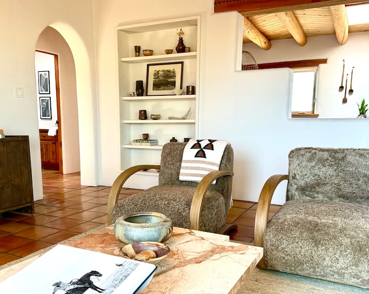 Casa Windsong | Sw Charm, Views, Hot Tub, Kiva - Taos, NM