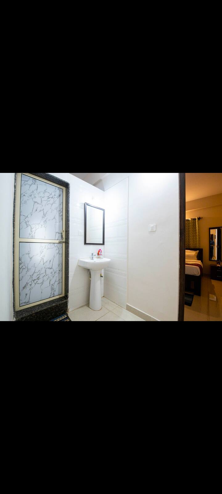 Full bathroom 4 image 2