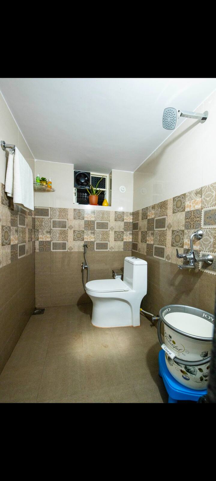 Full bathroom 3 image 1