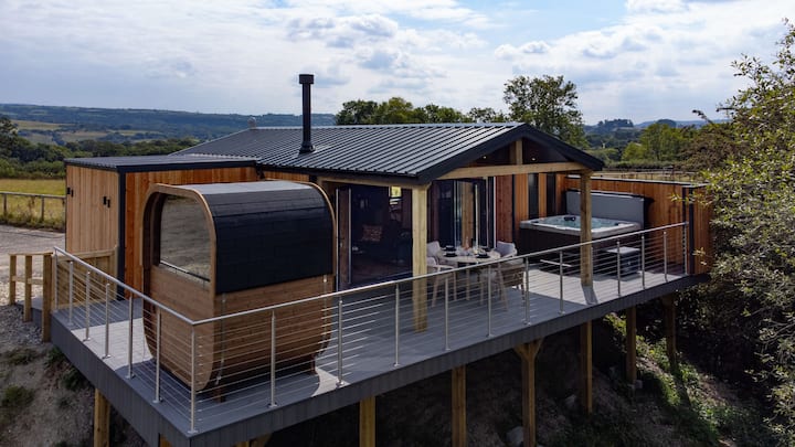 Luxury Willow lodge at Pond view lodges