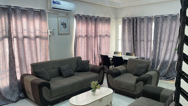 Appartement Moderne, Confortable Et Ensoleillé - 金沙薩