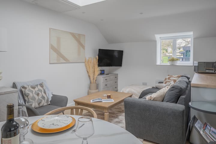 Stylish Loft | Central Grange | Sleeps 4 | Wifi - Grange-over-Sands