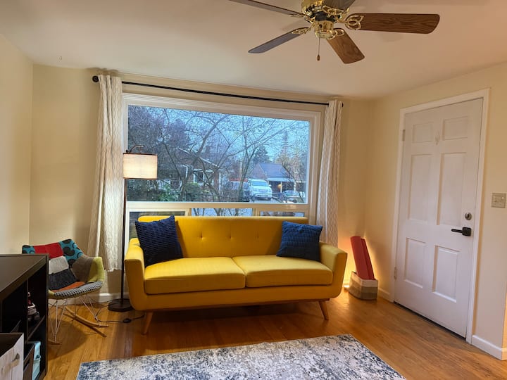 Quiet 2br Near Sea-tac • Parking • Family-friendly - Renton, WA