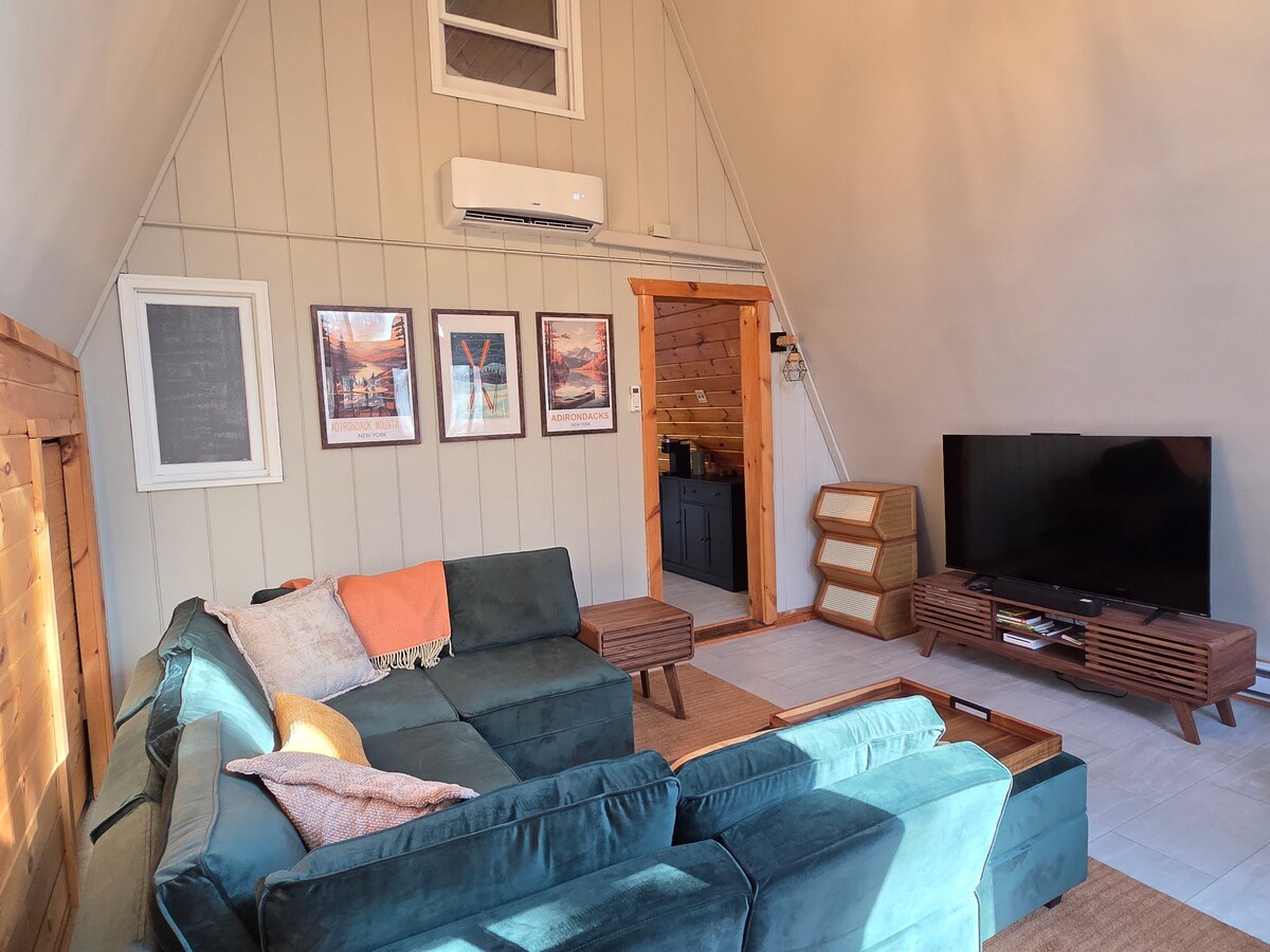 Successful Airbnb property: A - Frame Cabin with Hot Tub | 6 min to Gore Ski in Glens Falls