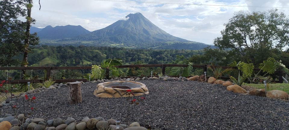 A glamping dome facing Arenal Volcano, La Fortuna, Alajuela, Costa Rica, photo 7 of 10