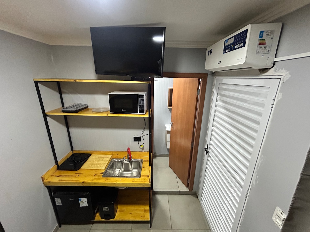 Top Airbnb: 7 - Mini loft container Climatizada e lavanderia em Boqueirão