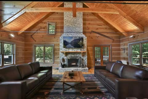 Cabin + Bunkhouse Sleep 24 near Lex/Lou Like New