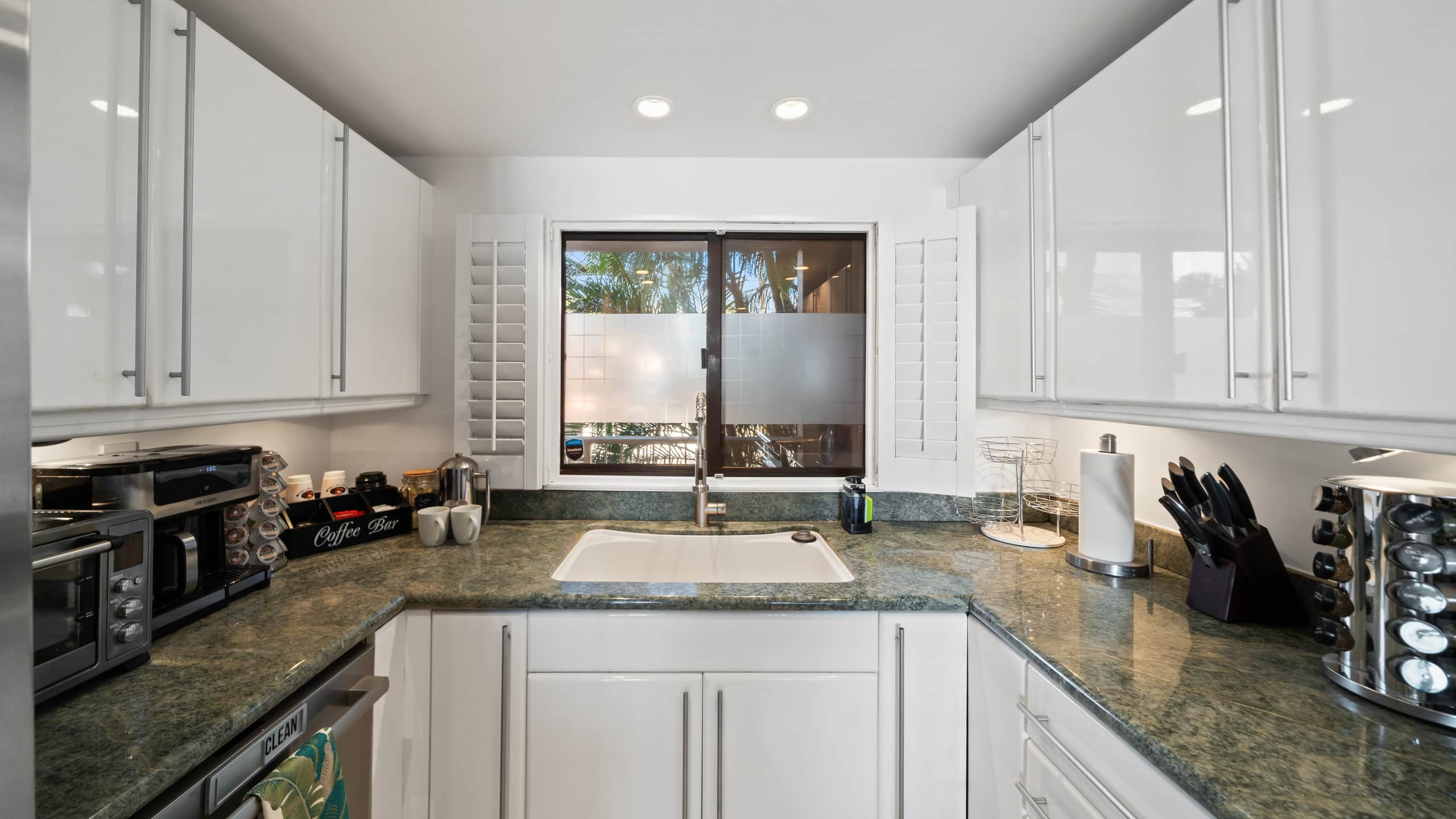 Condo in Wailuku · ★5.0 · 2 bedrooms · 3 beds · 2 baths - Image 8