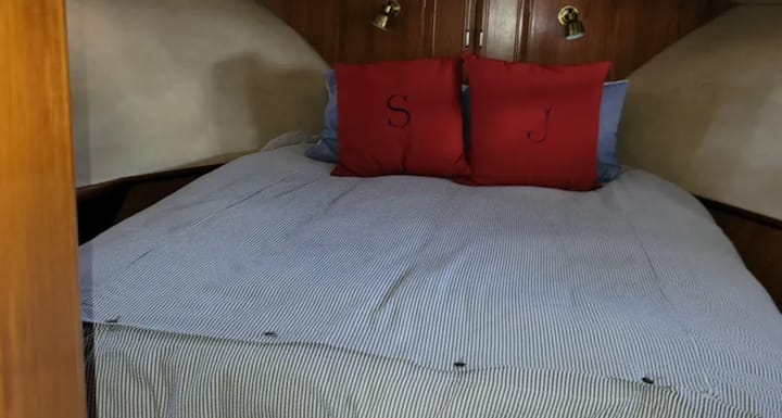 Bay Harbor And Little Traverse Bay Yacht Charter - Petoskey, MI
