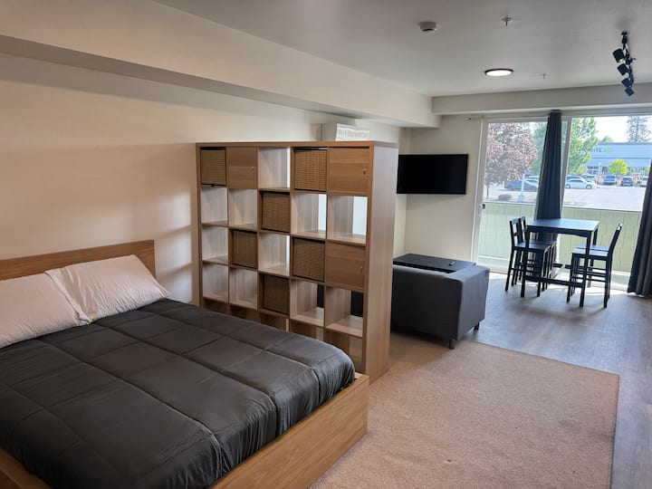 Exec Studio 2 - Heart Of S. Hill - Spokane, WA