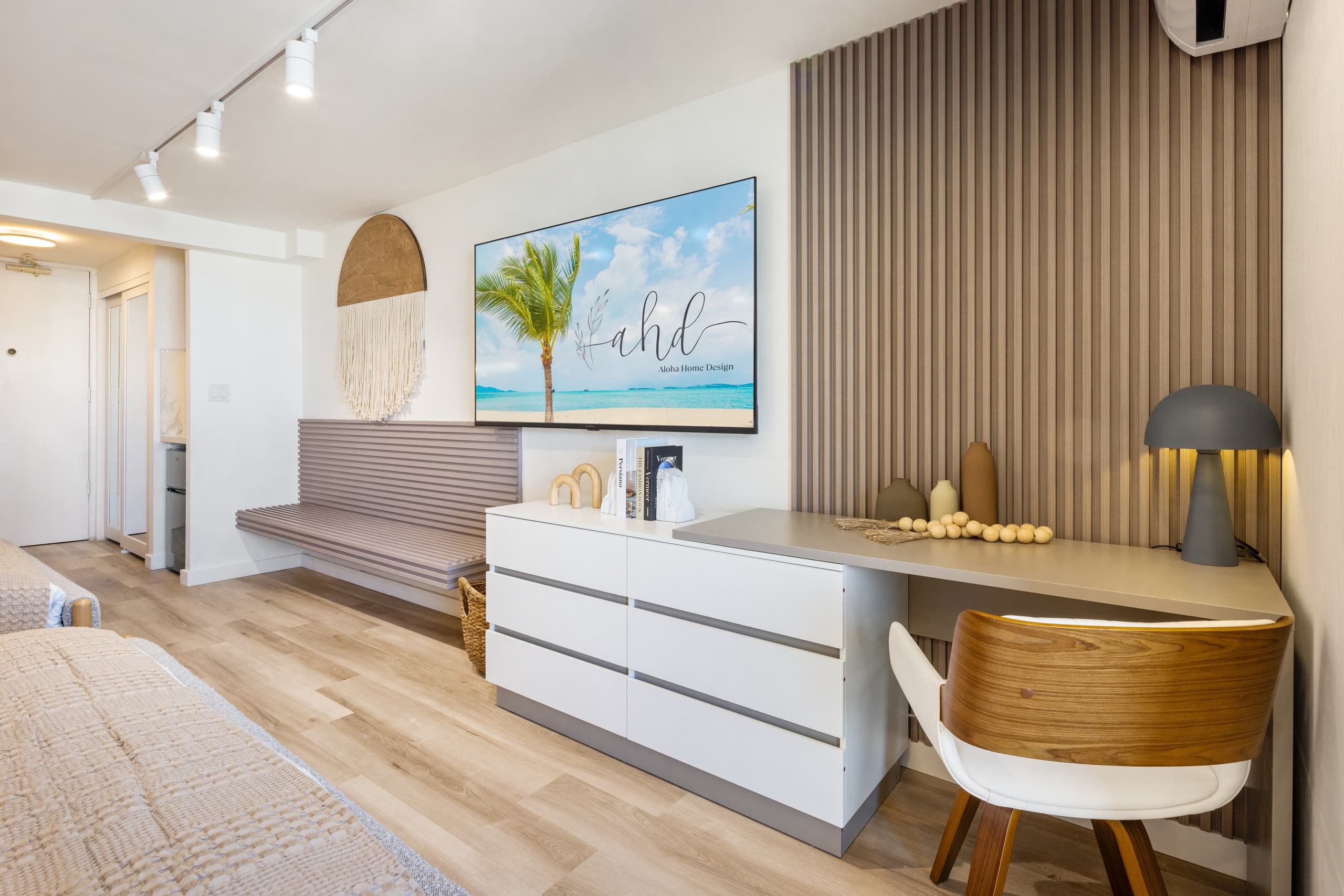 Condo in Honolulu · ★5.0 · 1 bedroom · 2 beds · 1 private bath - Image 29