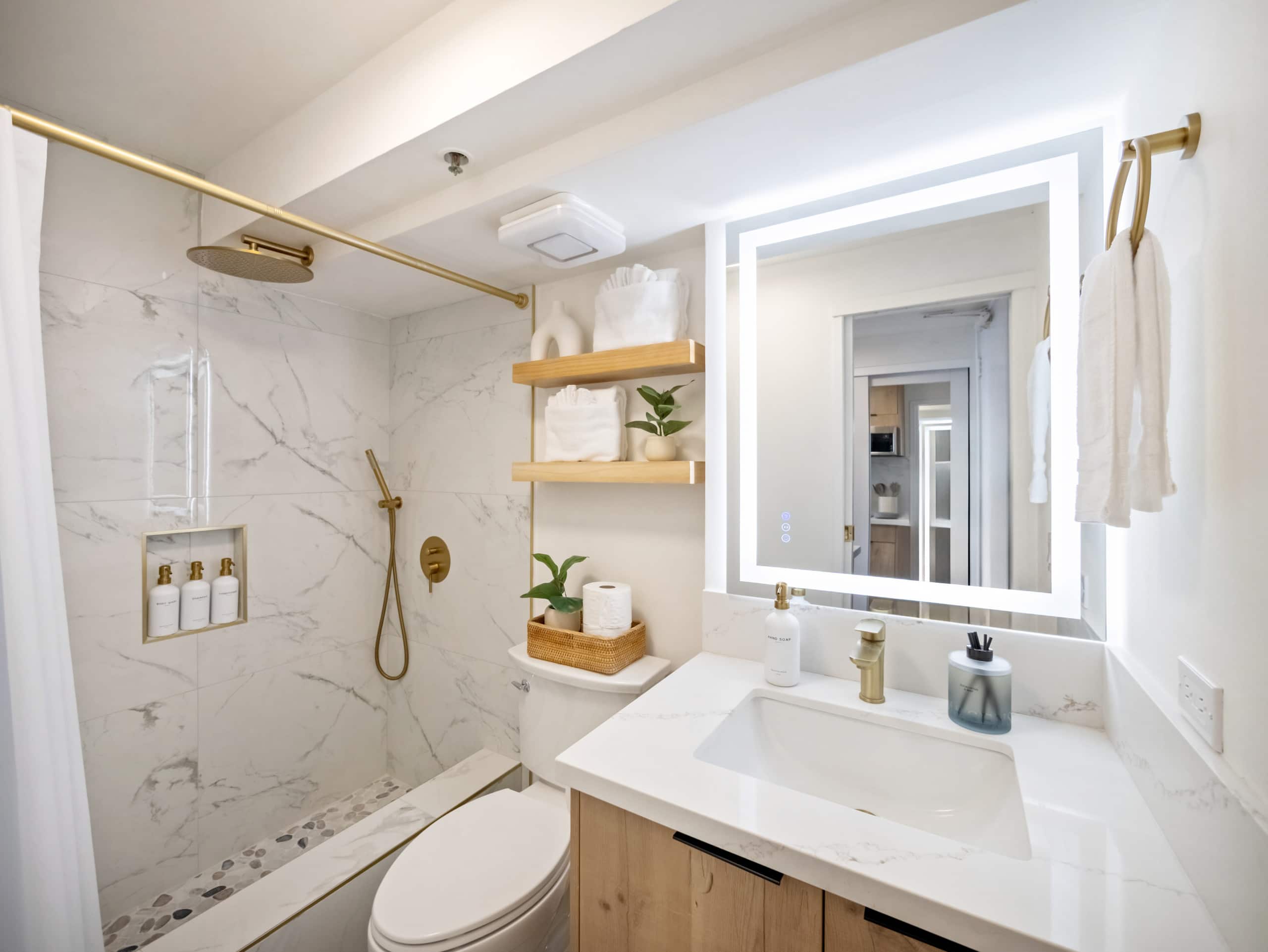Condo in Honolulu · ★5.0 · 1 bedroom · 2 beds · 1 private bath - Image 24