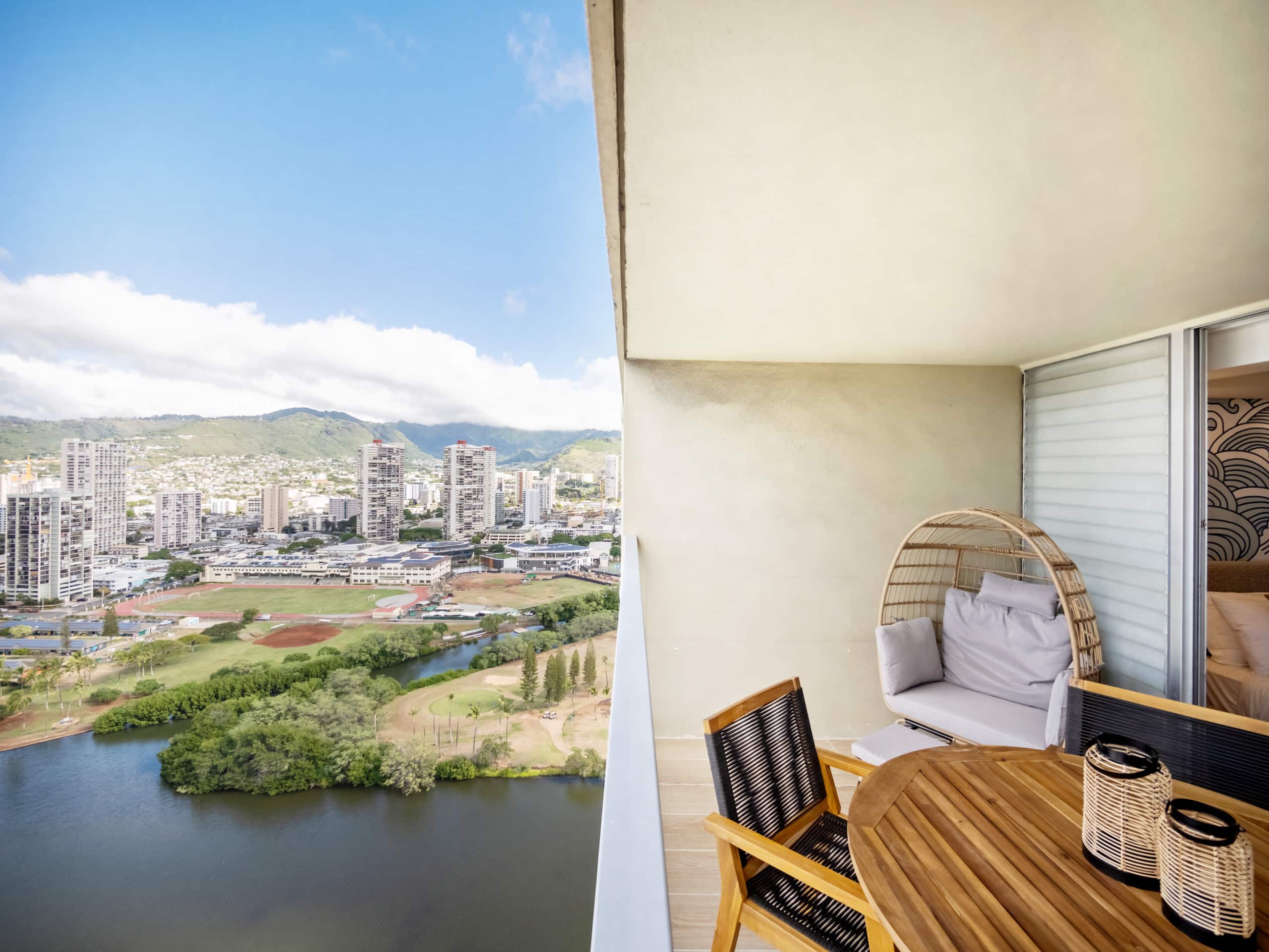 Condo in Honolulu · ★5.0 · 1 bedroom · 2 beds · 1 private bath - Image 35