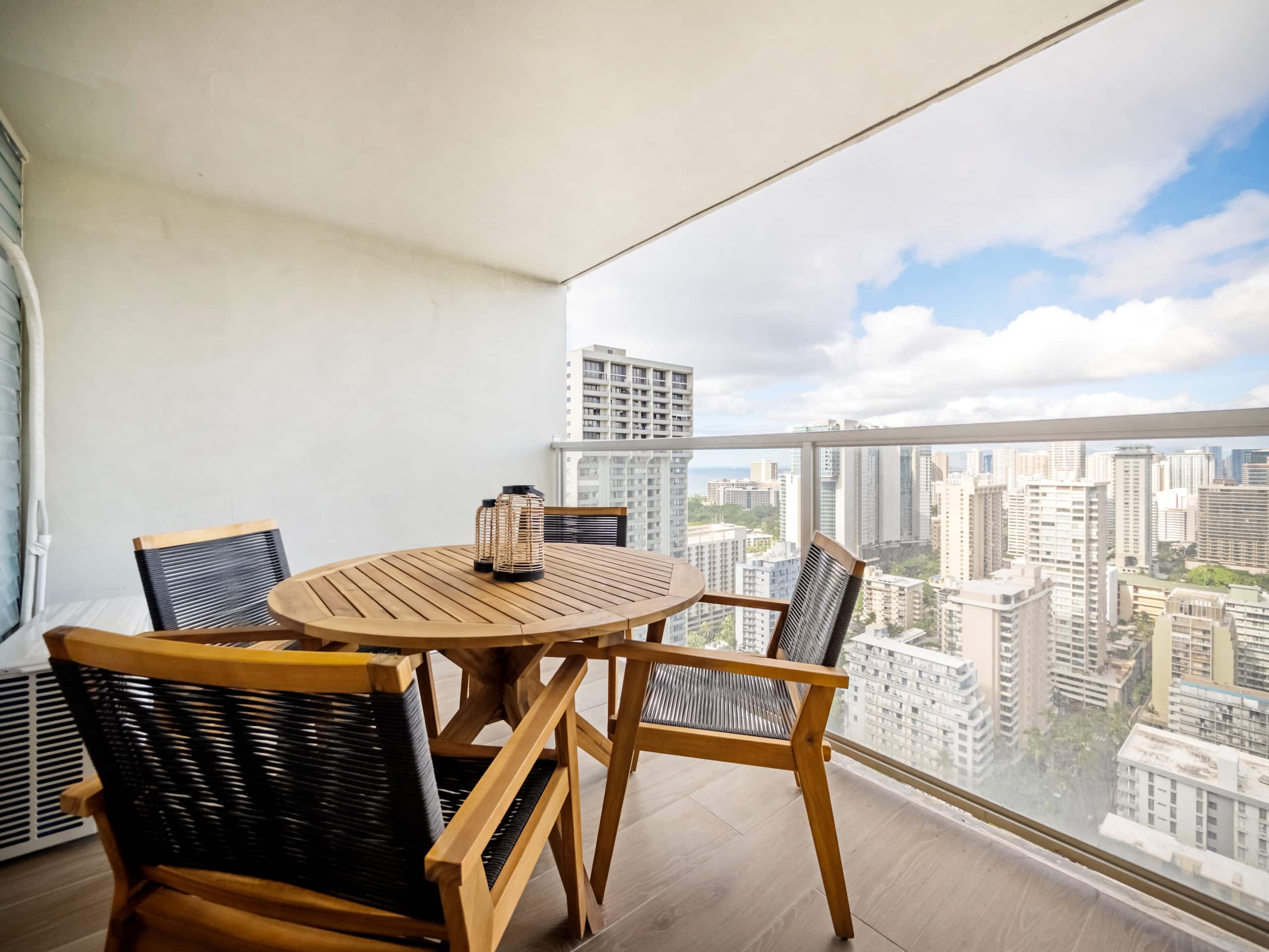 Condo in Honolulu · ★5.0 · 1 bedroom · 2 beds · 1 private bath - Image 38