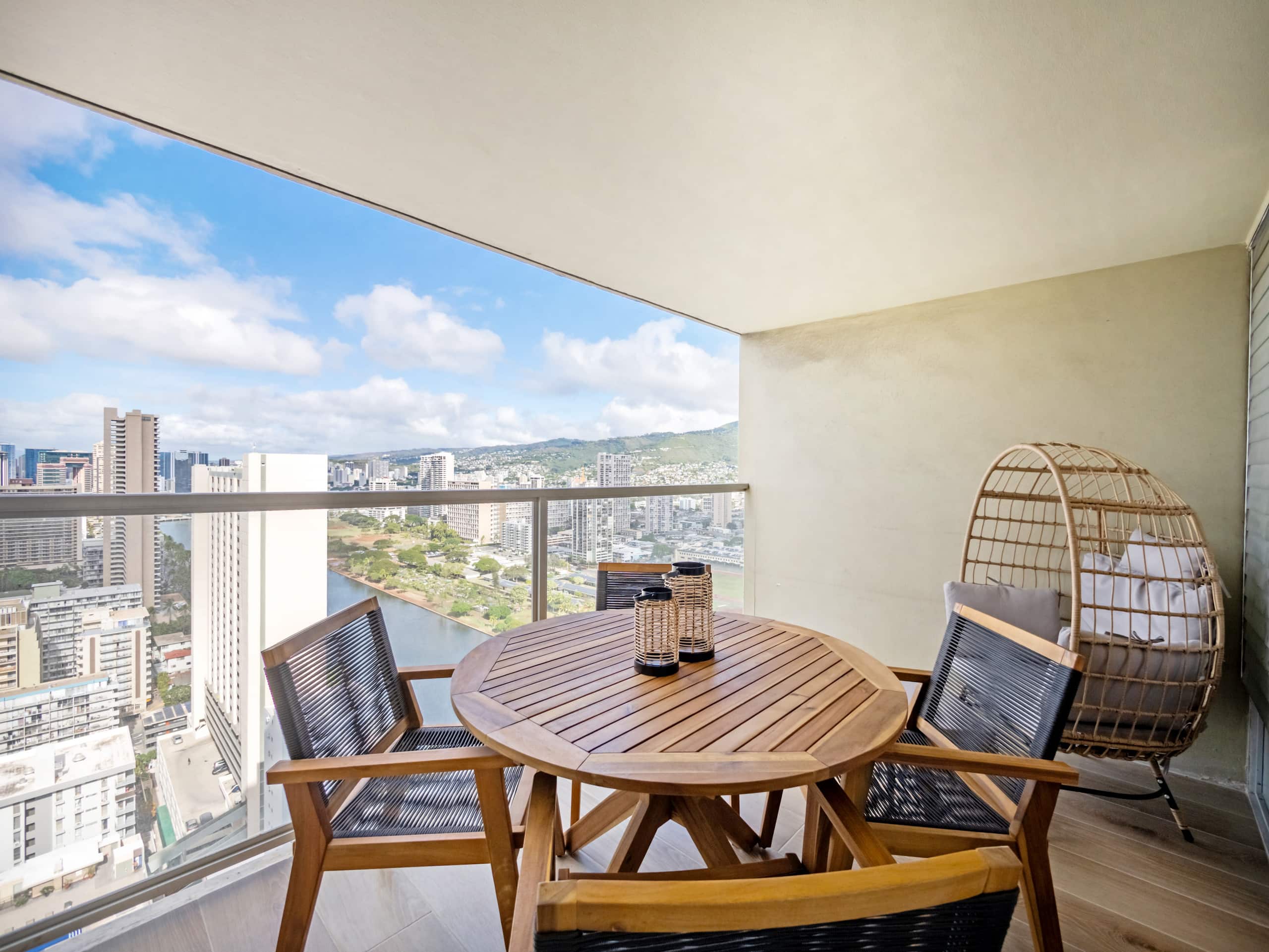Condo in Honolulu · ★5.0 · 1 bedroom · 2 beds · 1 private bath - Image 40
