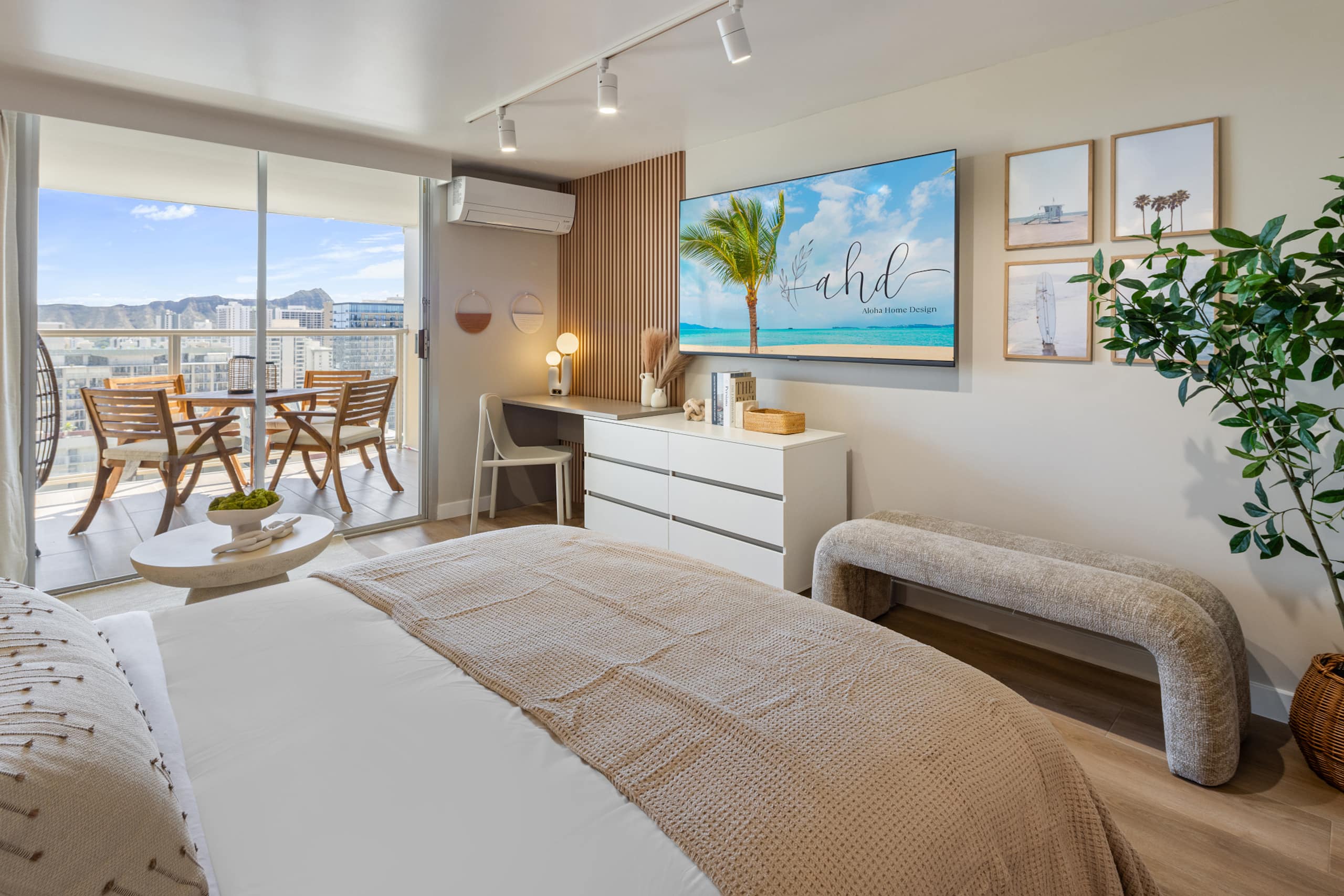 Luxury Oceanview Retreat with Panoramic Views - Image 1