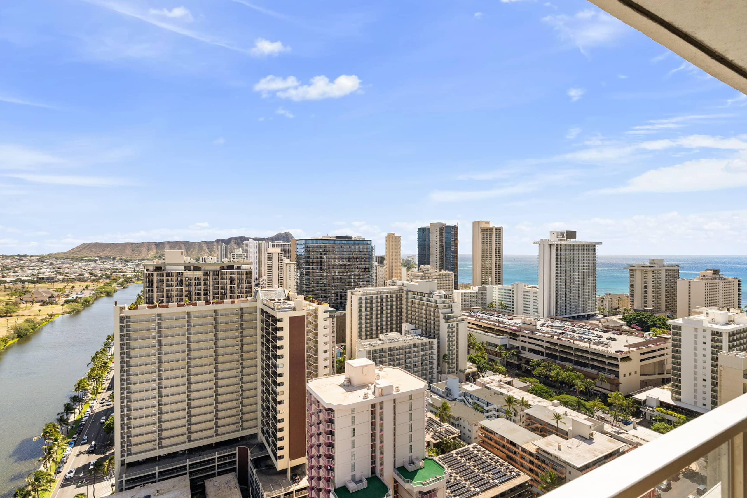 Luxury Oceanview Retreat with Panoramic Views - Image 22