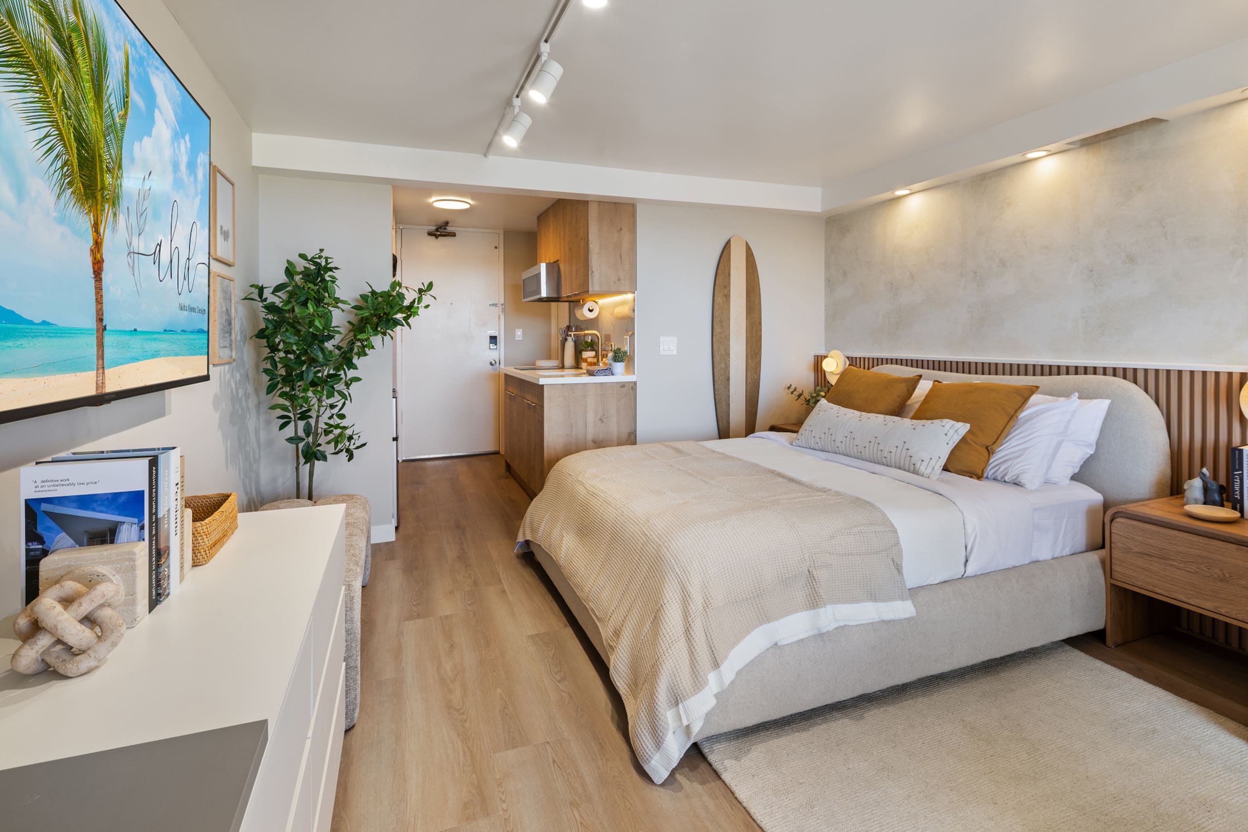 Luxury Oceanview Retreat with Panoramic Views - Image 40