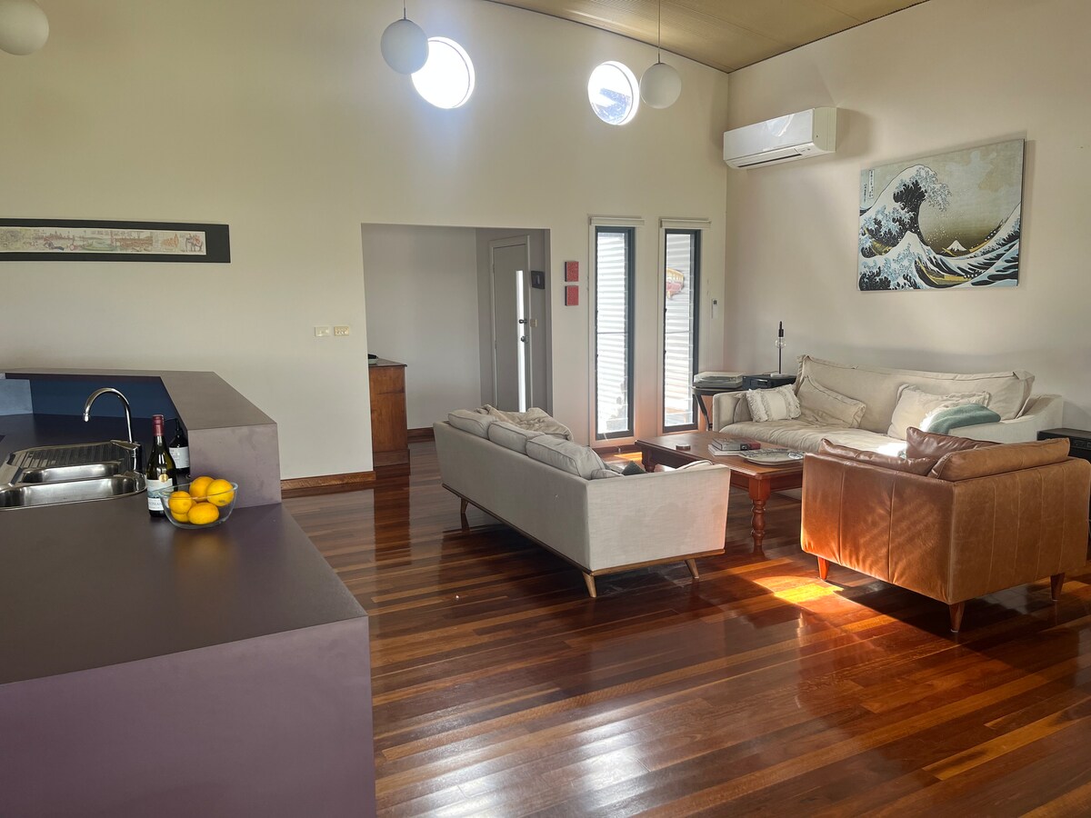 Top performing Airbnb: Culburra Beach Lake House in Culburra Beach