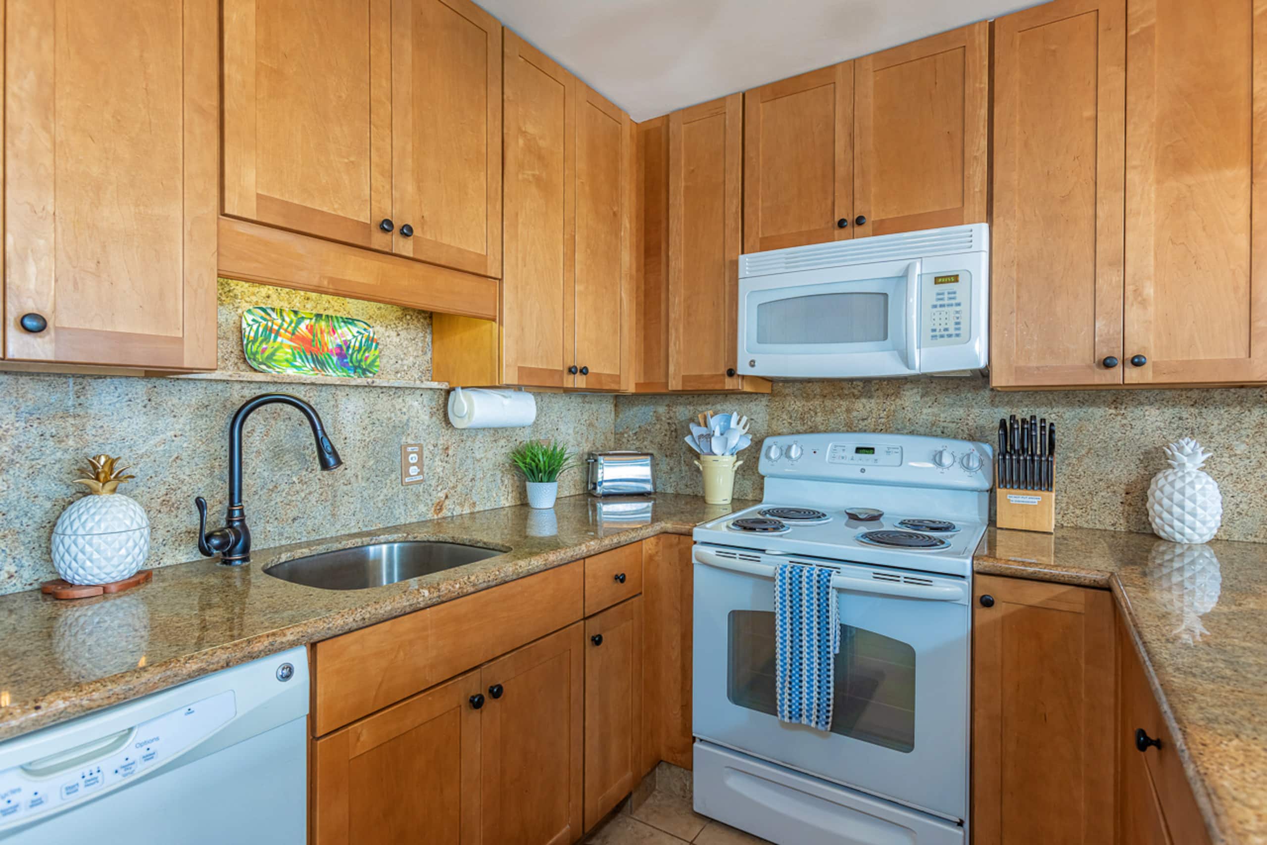 Condo in Kihei · ★5.0 · 1 bedroom · 2 beds · 1 private bath - Image 10