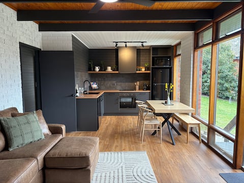 Top performing Airbnb: Mystic Hideaway, Bright in Bright