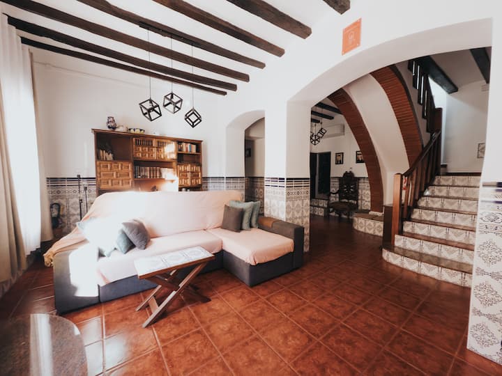 Casa De La Cueva

Cv-vut0047156-cs - Lucena del Cid
