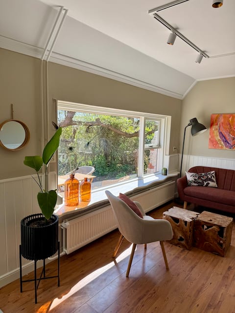 Popular Airbnb listing: 't Luwtje in Wijk 01 Het Nieuwe Land