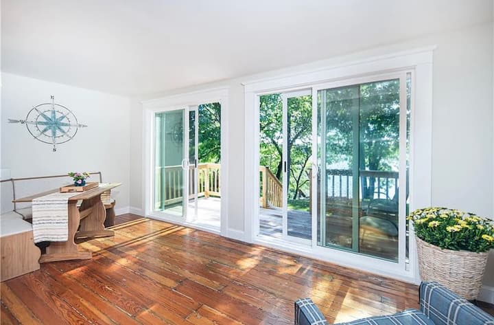 2br/1ba Lakefront Home, Stunning Water Views - 워릭