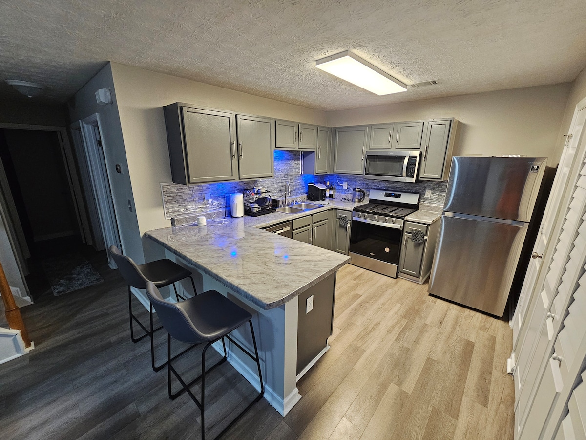 Popular Airbnb listing: 3 Bathroom 2 Bathroom Fully Furnished Townhouse! in Conyers