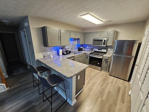 Popular Airbnb listing: 3 Bathroom 2 Bathroom Fully Furnished Townhouse! in Conyers