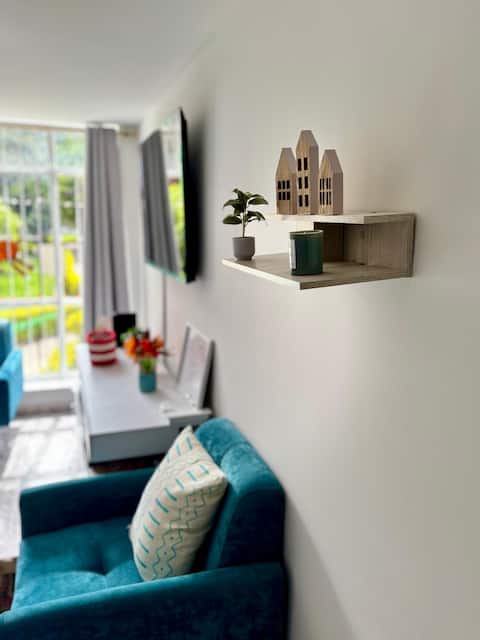 Top performing Airbnb: Modern Apartment – 15 Min from Airport & Embassy in Fontibón