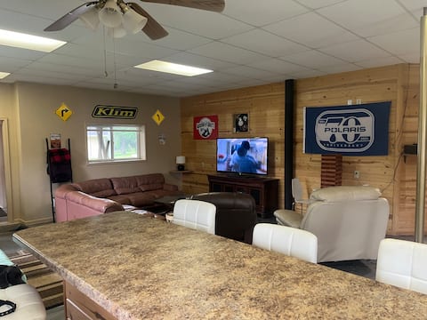 Entire house w/ mancave on snowmobile trail