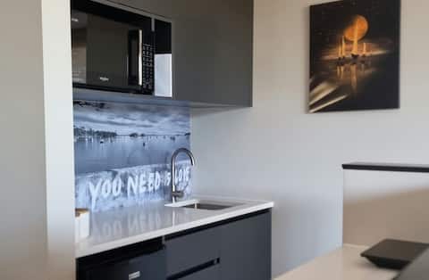 Successful Airbnb property: TwinTree Luxury Spa Studio in Waiheke Island