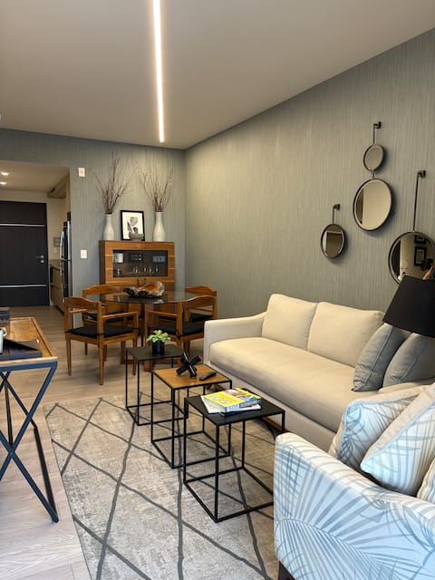 Top Airbnb: Apartment for 2 | Pool | Adamant León Tower in León De Los Aldama